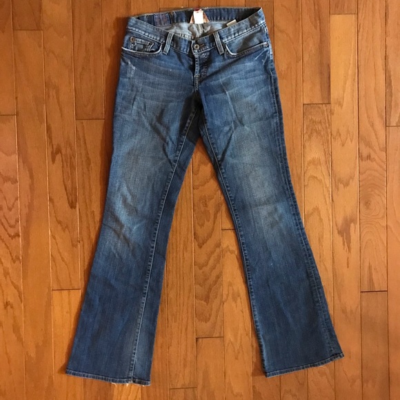 Nice Embroidered Pocket Faded Button 🪰 Lucky Brand Jeans! - Picture 4 of 16